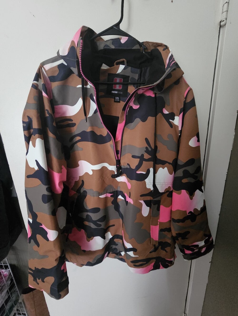 Women’s Swiss Tech Pink & Brown Camo Hooded Rain/lightweight Ski PulloverJacket